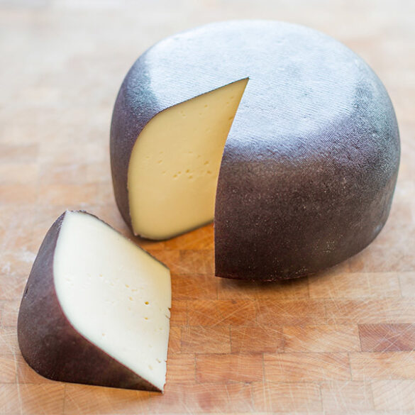 pasovino-stepladder_creamery pasovino-stepladder_creamery