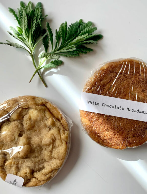 white_chocolate_macadamia-cairn_cookies-2 white_chocolate_macadamia-cairn_cookies-2